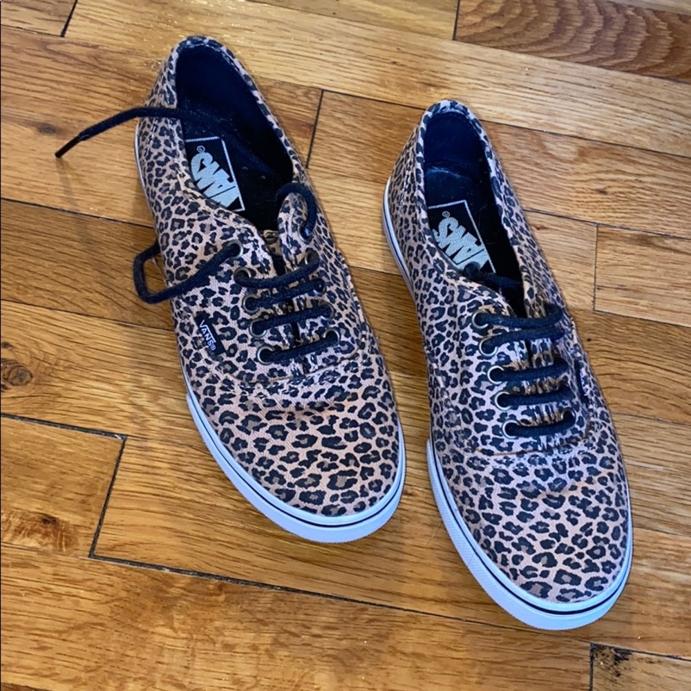 Leopard vans